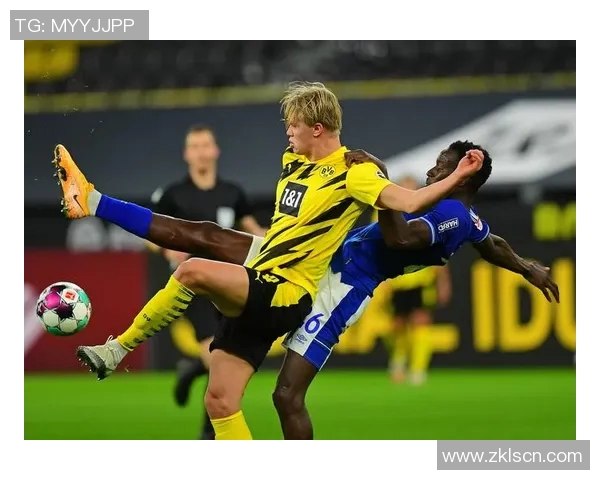 沙尔克04豪取德甲胜利,轻取汉诺威队强势表现势不可挡 沙尔克04豪取德甲胜利,轻取汉诺威队强势表现势不可挡