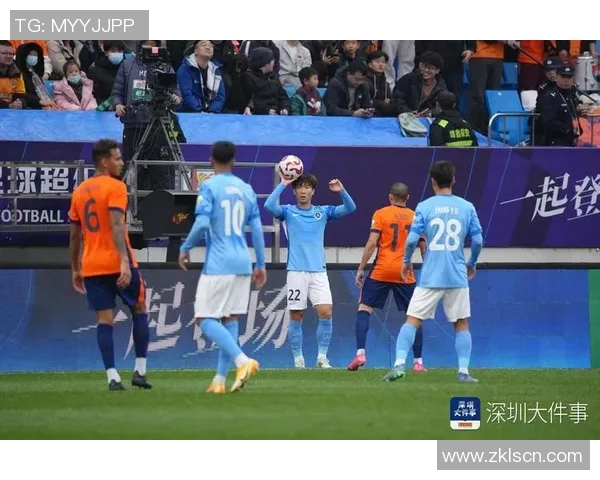 深圳队主场战胜上海队，取得中超赛季首胜