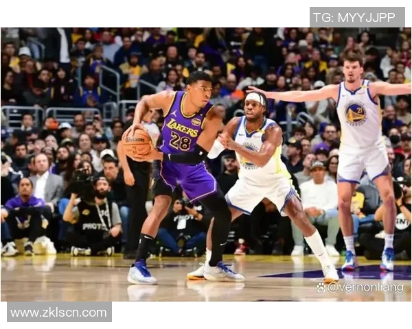 詹姆斯连续第四场砍下30+，领导湖人取得四连胜